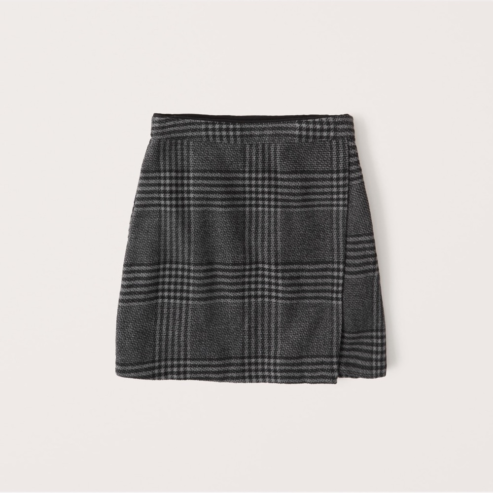 Abercrombie and Fitch women’s wrap plaid mini skirt